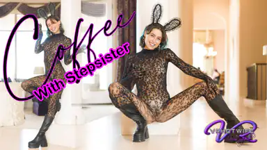 Stiefschwester oben ohne Tease mit Füßen