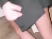 Chelsea nackt zu Hause auf der Treppe