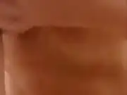 Hotbelubel reitet riesigen fetten Dildo